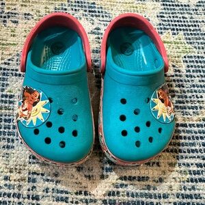 CROCS toddler’s Teal and Coral Clogs